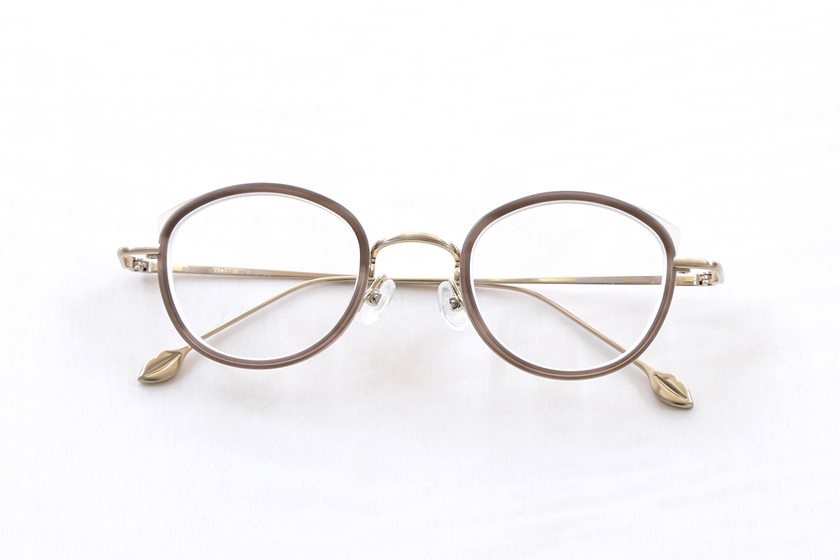 AKITTO : pin10 Beige 《アキット》_ののむら眼鏡店_岐阜県郡上市のメガネ補聴器